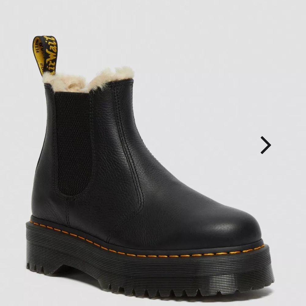 Dr.Marten's : 2976 Faux Fur Lined Platform Chelsea Boots